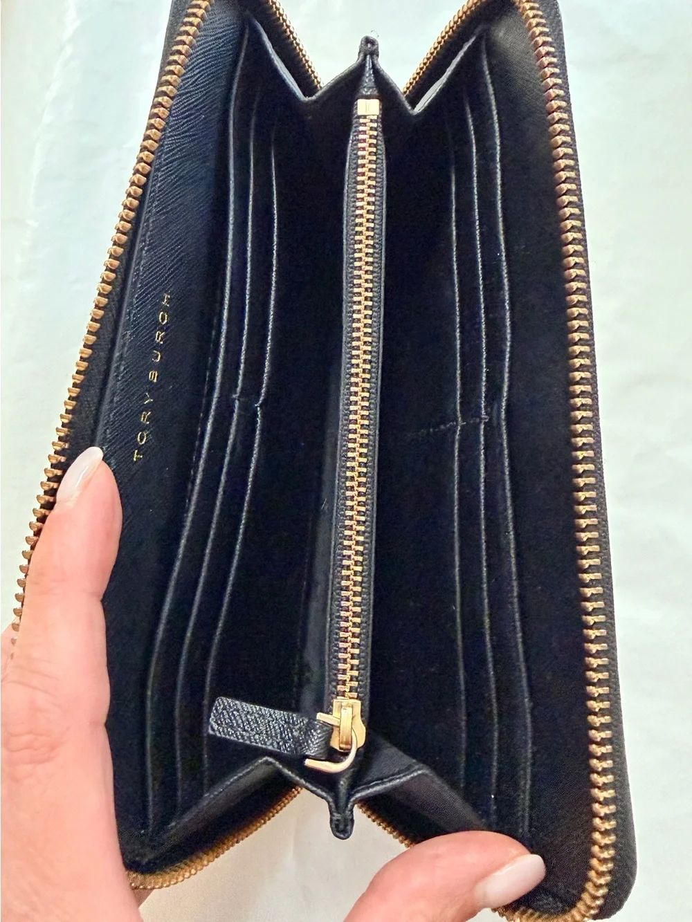 GUC ~ Tory Burch Black Emerson Zip-Around Wallet with Gold Logo
